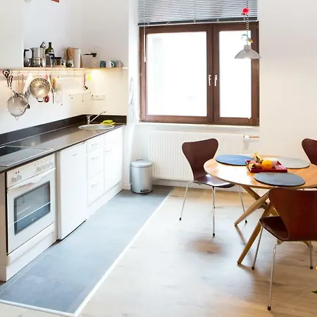 82 Vietorstrasse Apartmán *